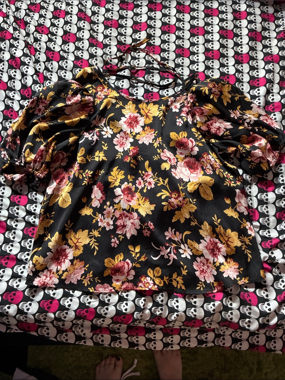 Floral satin top with puffy sleeves